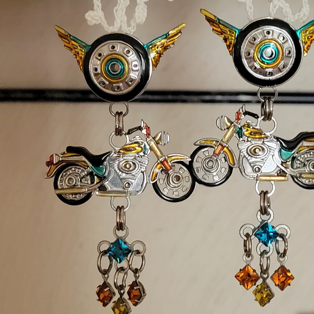 Earrings - Picture 2 of 4